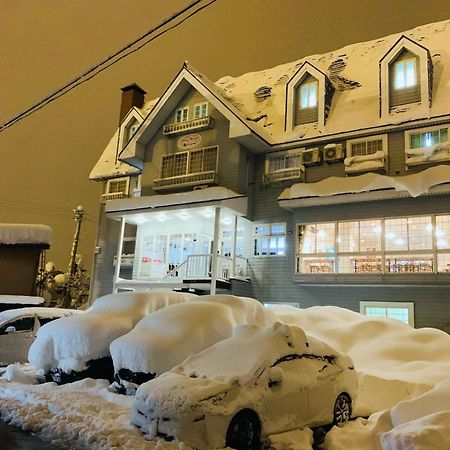 Snowhouse Memorie Hotel-石打丸山 Seki  Buitenkant foto