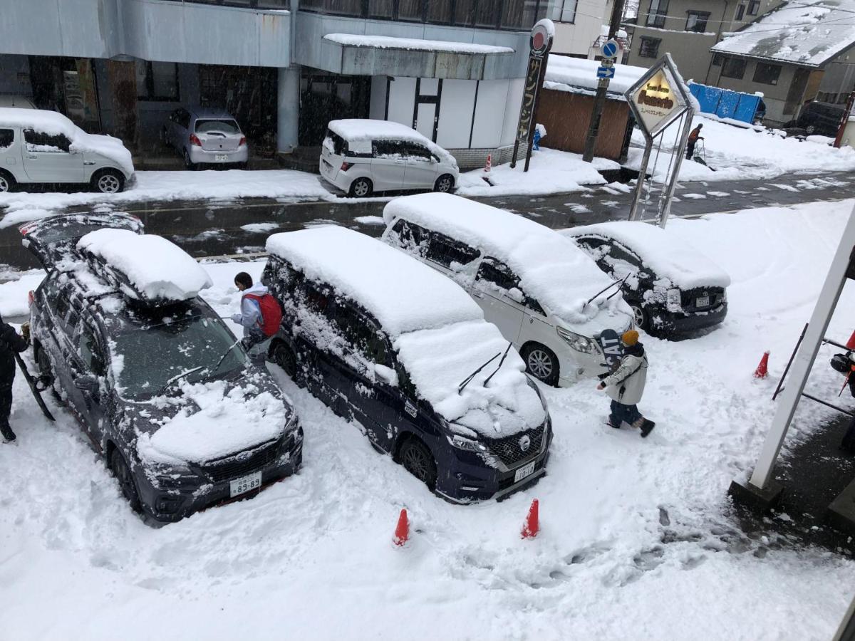 Snowhouse Memorie Hotel-石打丸山 Seki  Buitenkant foto